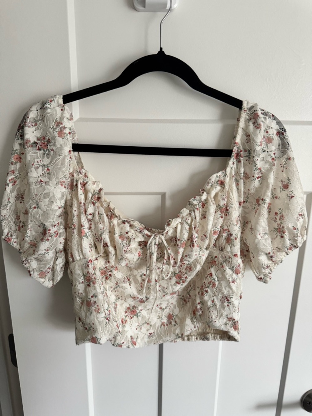 Altar’d State Cream Floral Puff Sleeve Crop Top